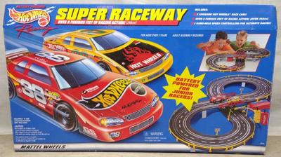 Sale Photo Thumbnail #267: Sealed 1999 Hot Wheels Super Raceway 65796 Set