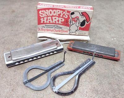 Sale Photo Thumbnail #413: 4 Vintage Toy Harps (Snoopy's Harp w/ Box)