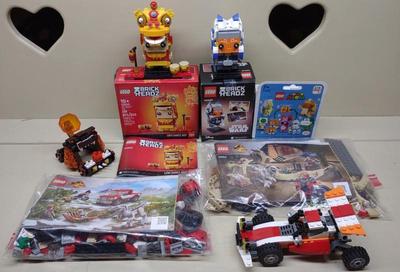 Sale Photo Thumbnail #180: 7 LEGO Building Sets Star Wars Brickheadz Jurassic