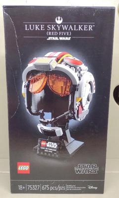 Sale Photo Thumbnail #66: Sealed LEGO Star Wars Luke Skywalker Helmet 75327