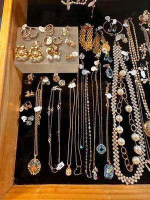 Sale Photo Thumbnail #134