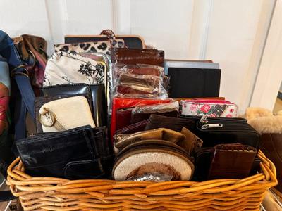 Sale Photo Thumbnail #682