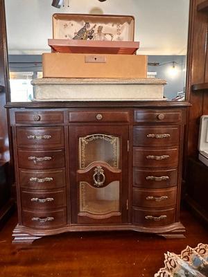 Sale Photo Thumbnail #656