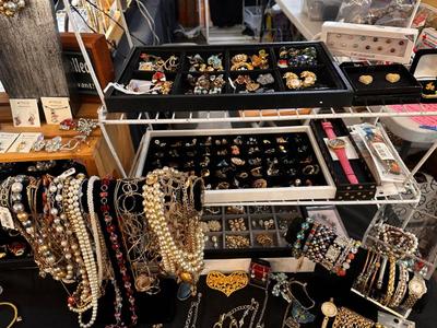 Sale Photo Thumbnail #165