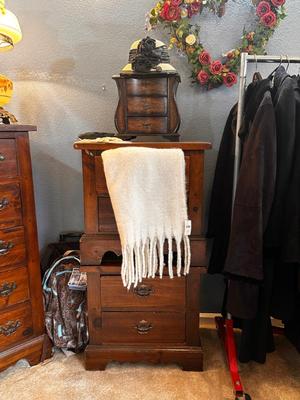 Sale Photo Thumbnail #660