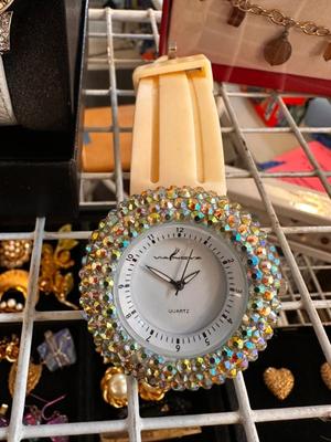 Sale Photo Thumbnail #163