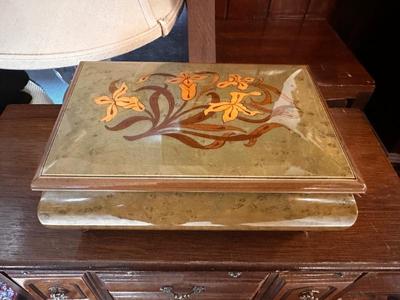 Sale Photo Thumbnail #661