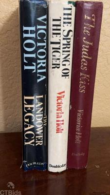 Victoria holt collection 3 books ctorrtx