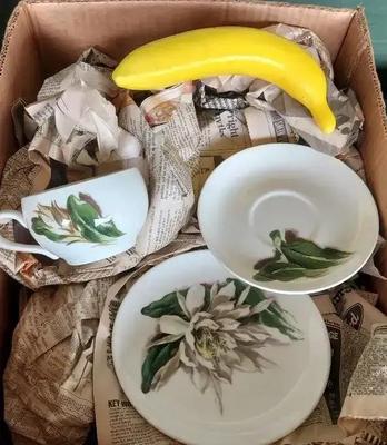 MYSTERY LOT OF VINTAGE DISHES