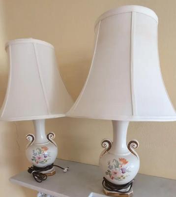 PAIR OF VINTAGE PORCELAIN LAMPS