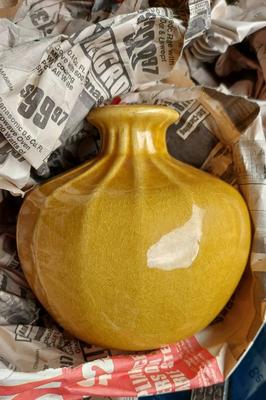 MYSTERY LOT OF HOUSEHOLD DECOR AND MORE