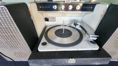 GENERAL ELECTRIC PORTABLE STEREOPHONIC