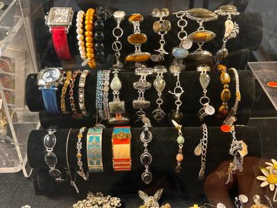 Sale Photo Thumbnail #30