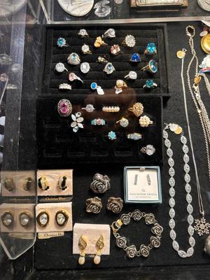 Sale Photo Thumbnail #26