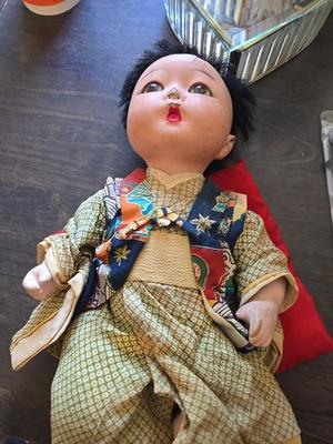 Sale Photo Thumbnail #25: Vintage Japanese dolls