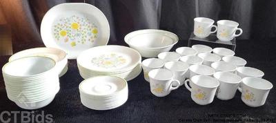 Corelle dish set spring meadow pattern 89 pcs)