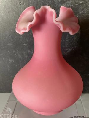Vintage fenton pink stain glass vase