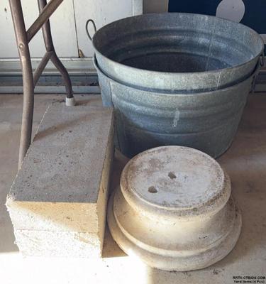 Yard items 4 pcs)