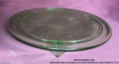 Jeannette glass company uranium sunflower cake platter 1 pc)