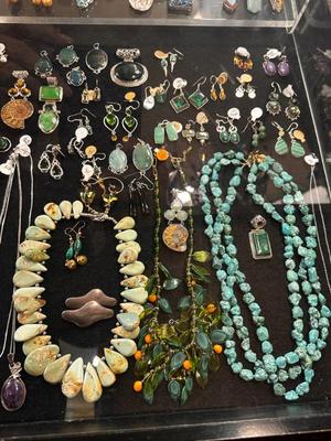 Sale Photo Thumbnail #128