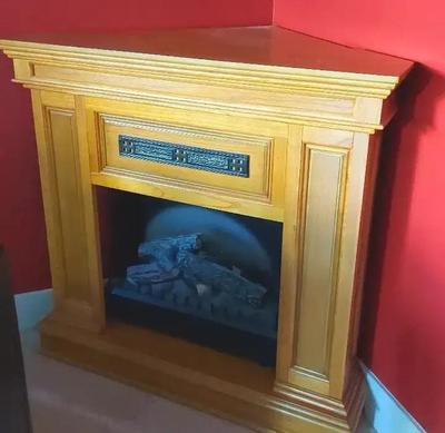 ELECTRIC HEATING FIREPLACE/TV STAND