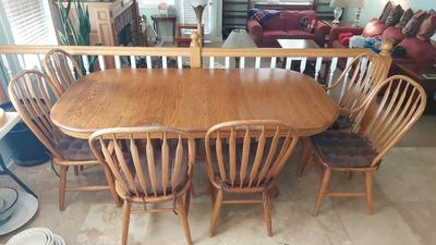 WOODEN DINING ROOM TABLE WITH SIX CHAIRS