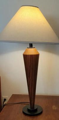 VINTAGE MID-CENTURY WOODEN TABLE LAMP