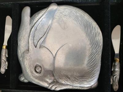 COLLECTION OF VINTAGE SILVER PLATE AND MIXED METAL DISHES - LOT OF 16