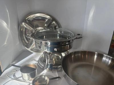 Culinary Edge 4 Qt. Stainless Steel Chafing Dish with Lid & 2 Stainless Serving Trays