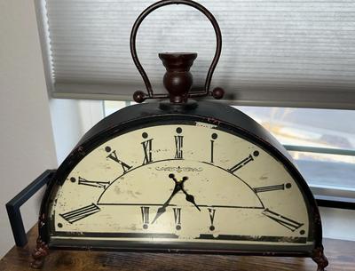 A & B Home Newton Antique Look Table Clock