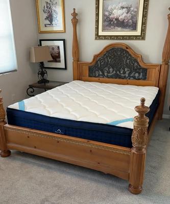California King Four Poster Bed & Dreamcloud Mattress 