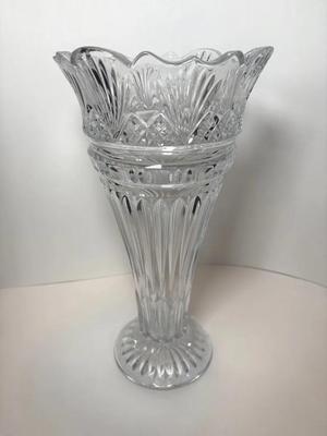 14” Elegant Godinger Lead Crystal Vase