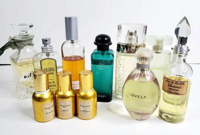 Perfumes colognes, decanters