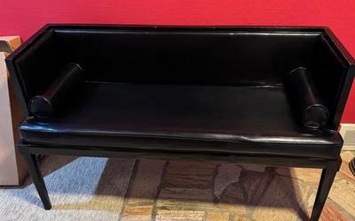 CE528 - Black Bench