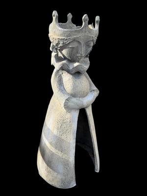 CE344 - Large Queen Figure