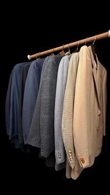 CE112 - Men's Sport and Suit Jackets and Suits - Size 43R and 43L.  