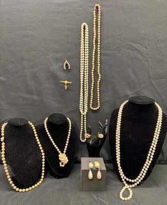 CEJ504 - Vintage Faux Pearls