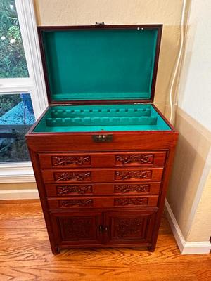 Sale Photo Thumbnail #144