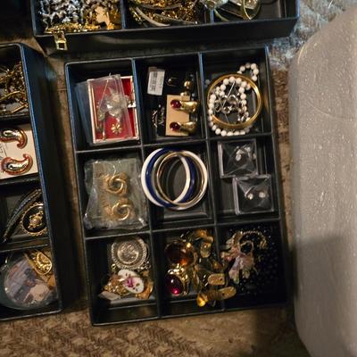 Sale Photo Thumbnail #42