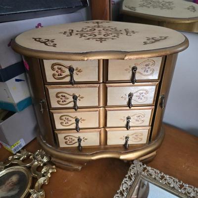 Sale Photo Thumbnail #382