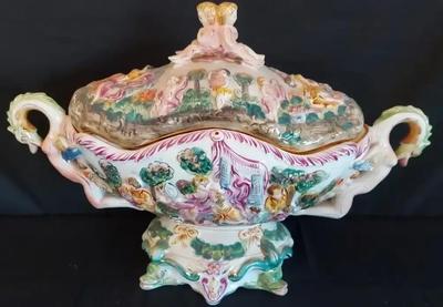 VINTAGE CAPODIMONTE PORCELAIN TUREEN