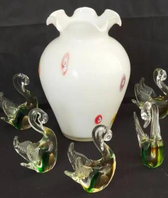 MURANO GLASS VASE AND SWANS