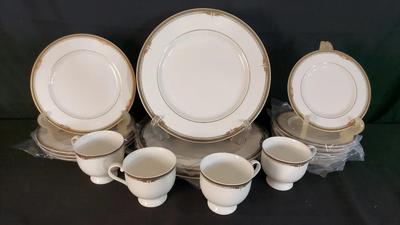 MIKASA "QUEEN'S COURT" BONE CHINA PLATES AND TEA CUPS