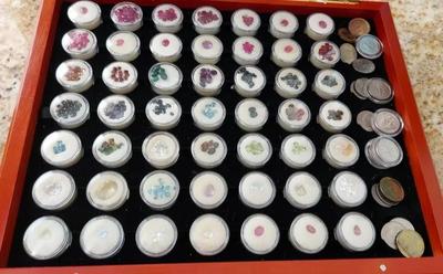 COLLECTION OF LOOSE STONES - WHITE TOPAZ, CITRINE, JADE AND MORE