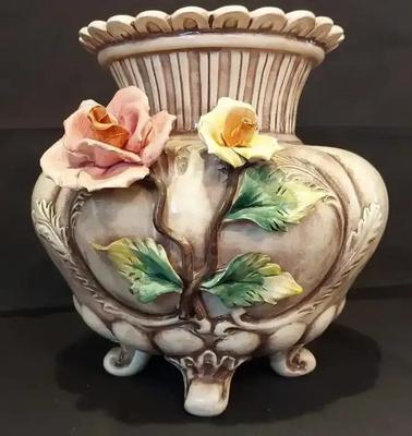 CAPODIMONTE PORCELAIN URN VASE