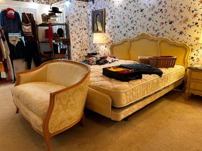 Sale Photo Thumbnail #703