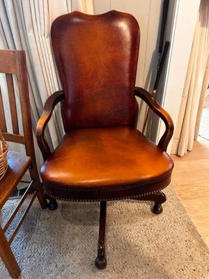 Sale Photo Thumbnail #275: Laether office chair