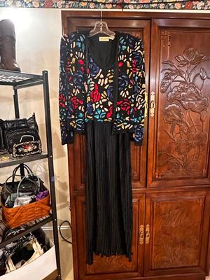 Sale Photo Thumbnail #700