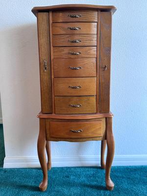 Sale Photo Thumbnail #158