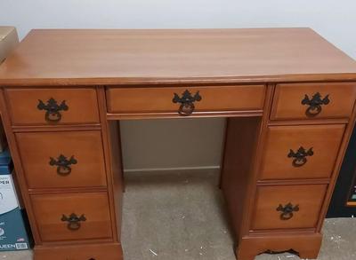 MAPLE WOOD DESK